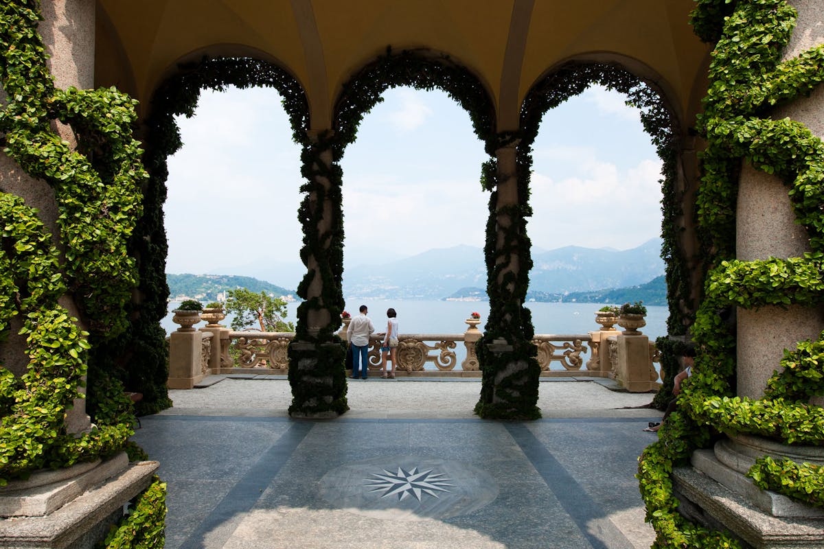 Villa del Balbianello占据Lake Como半岛