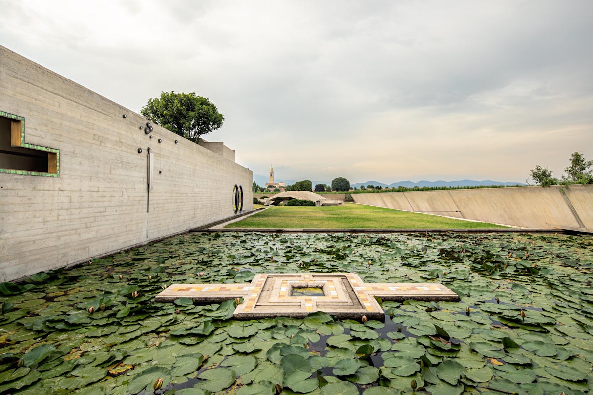 Carlo Scarpa设计的Memoriale Brion