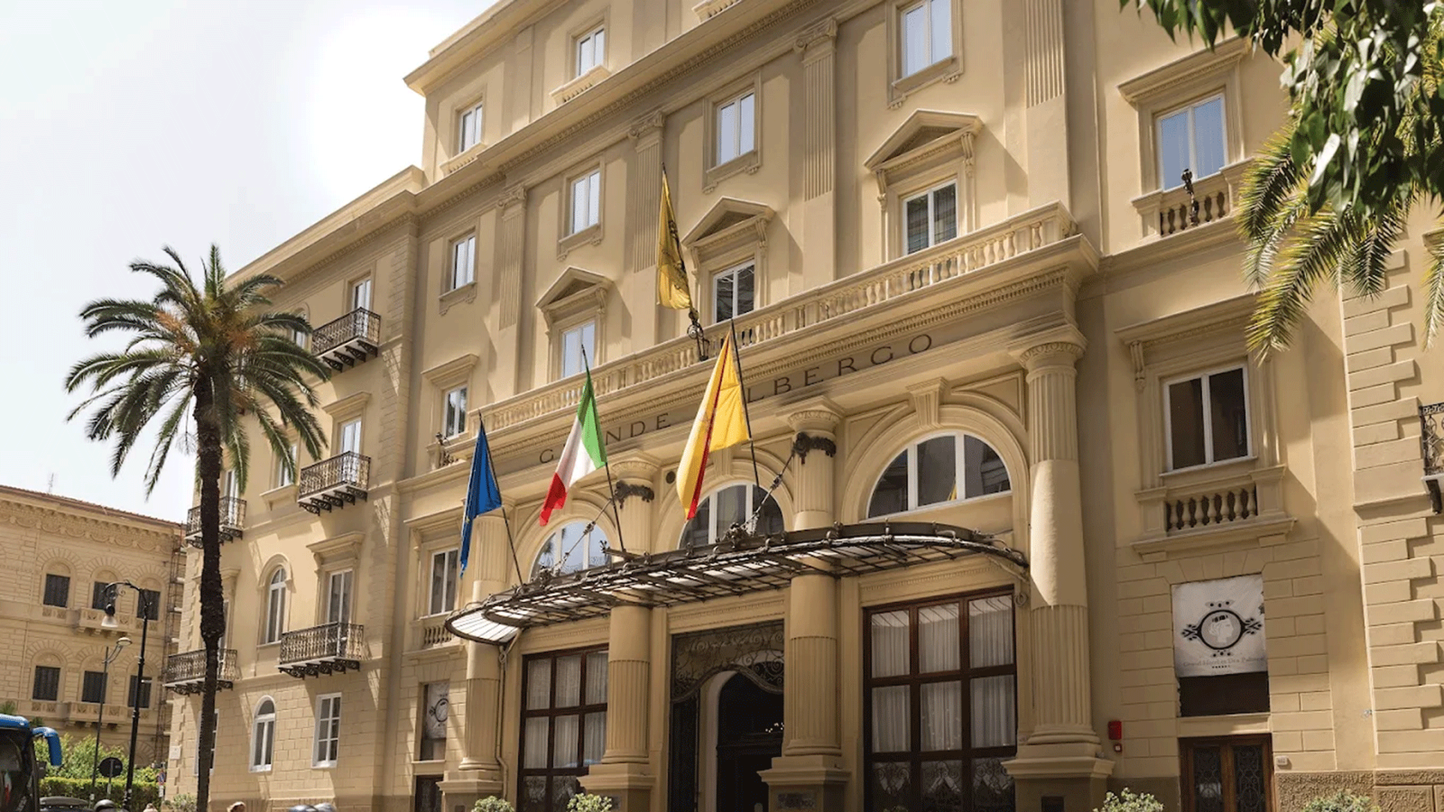 Palermo Grand Hotel et Des Palmes正门